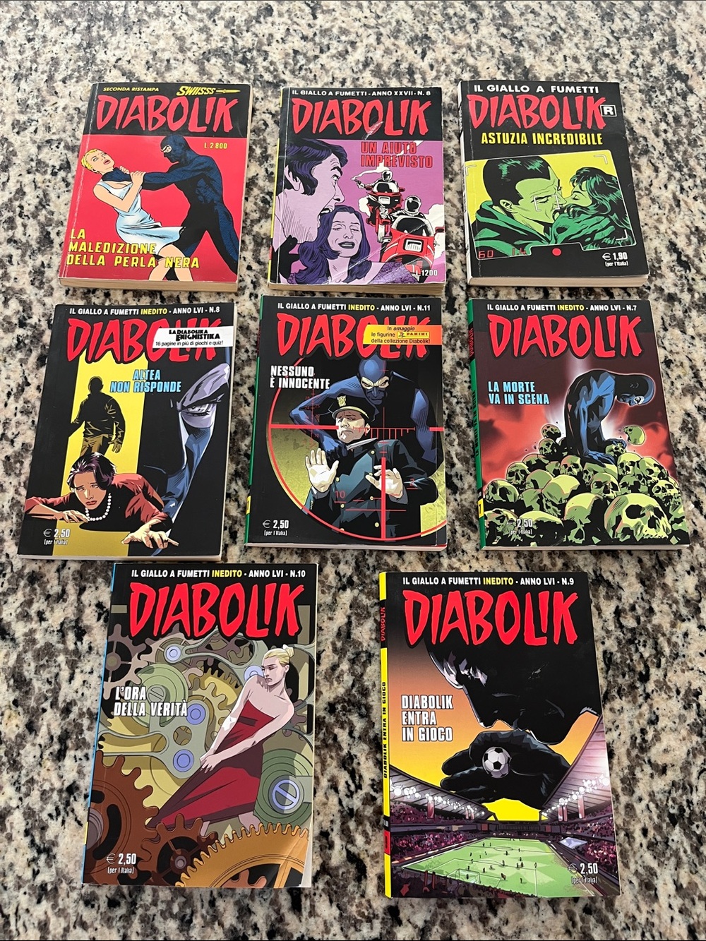 Italian Comic Book Collection Diabolik - Black & Red Covers